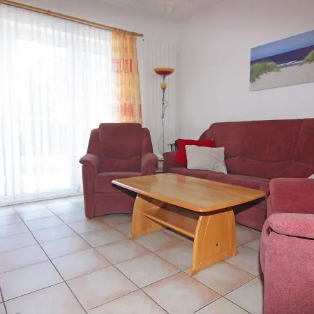 Holiday home Reihenhaus Im Ostseebad